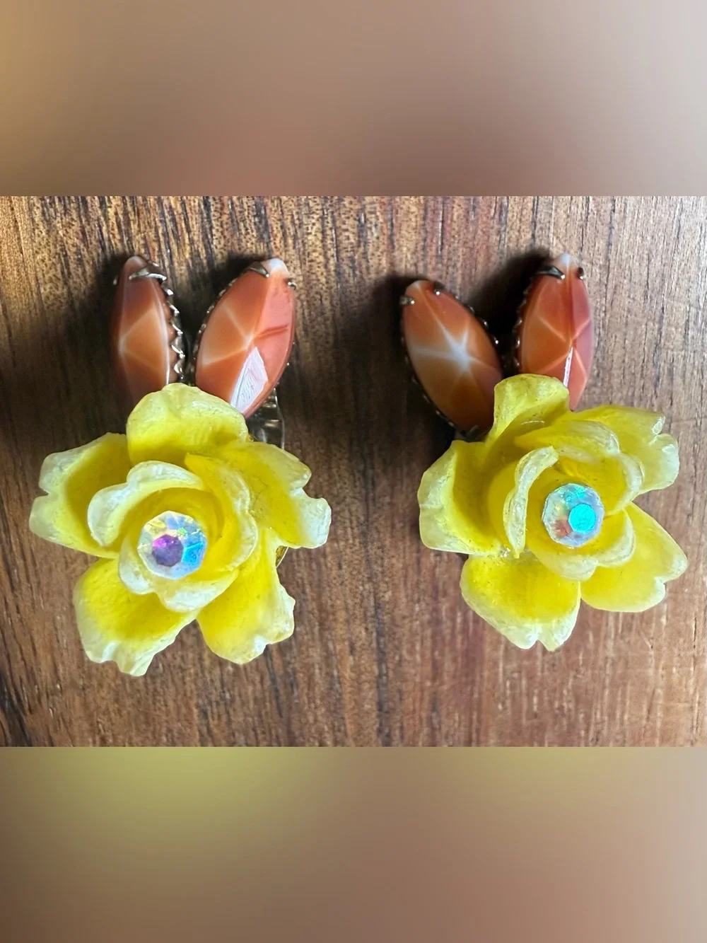 VTG Yellow Floral Brooch and Clip Earrings Set AB Rhinestone Lucite